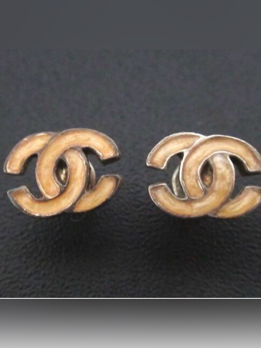 CHANEL enamel CC Stud Earrings pierced